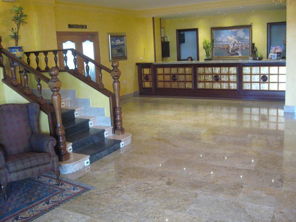 Hotel Restaurante San Roque 麦迪纳·德尔·坎普 外观 照片