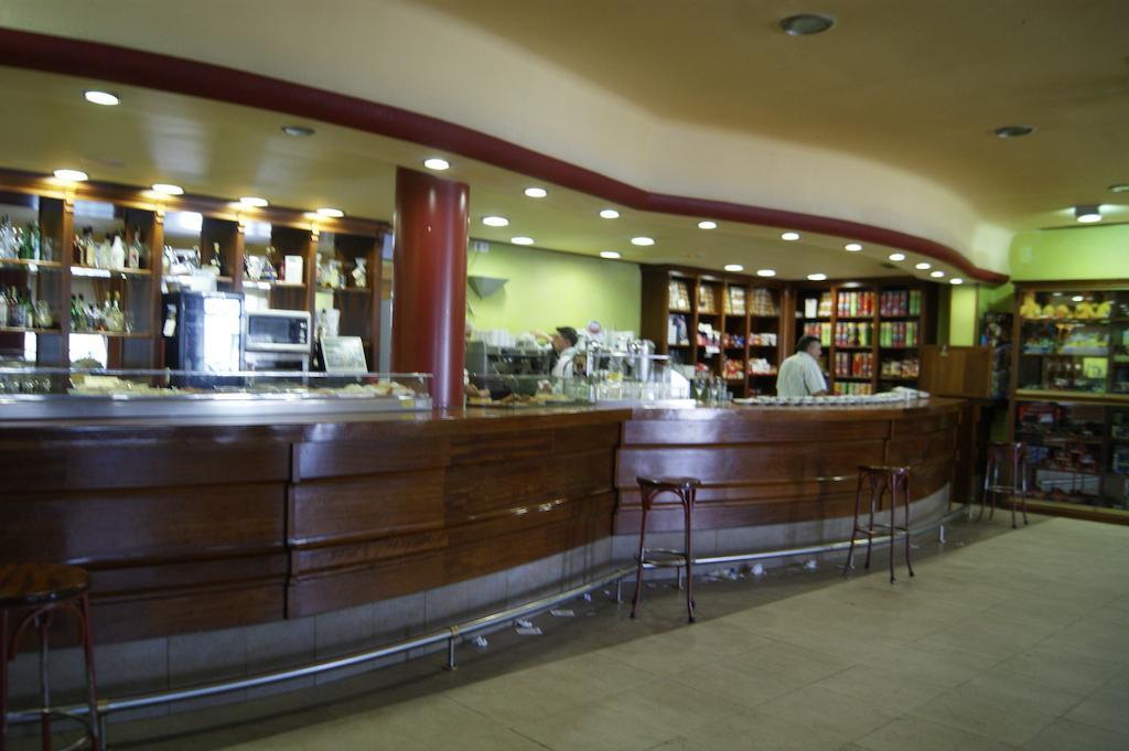 Hotel Restaurante San Roque 麦迪纳·德尔·坎普 外观 照片